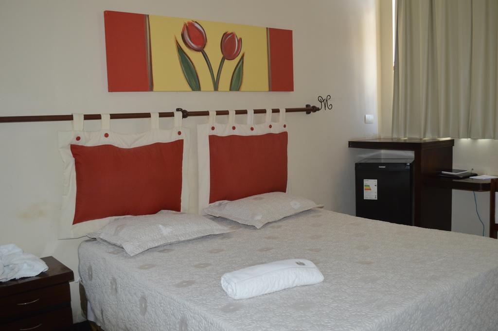 Hotel Monte Rey Montes Claros Rum bild