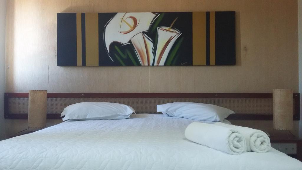 Hotel Monte Rey Montes Claros Exteriör bild