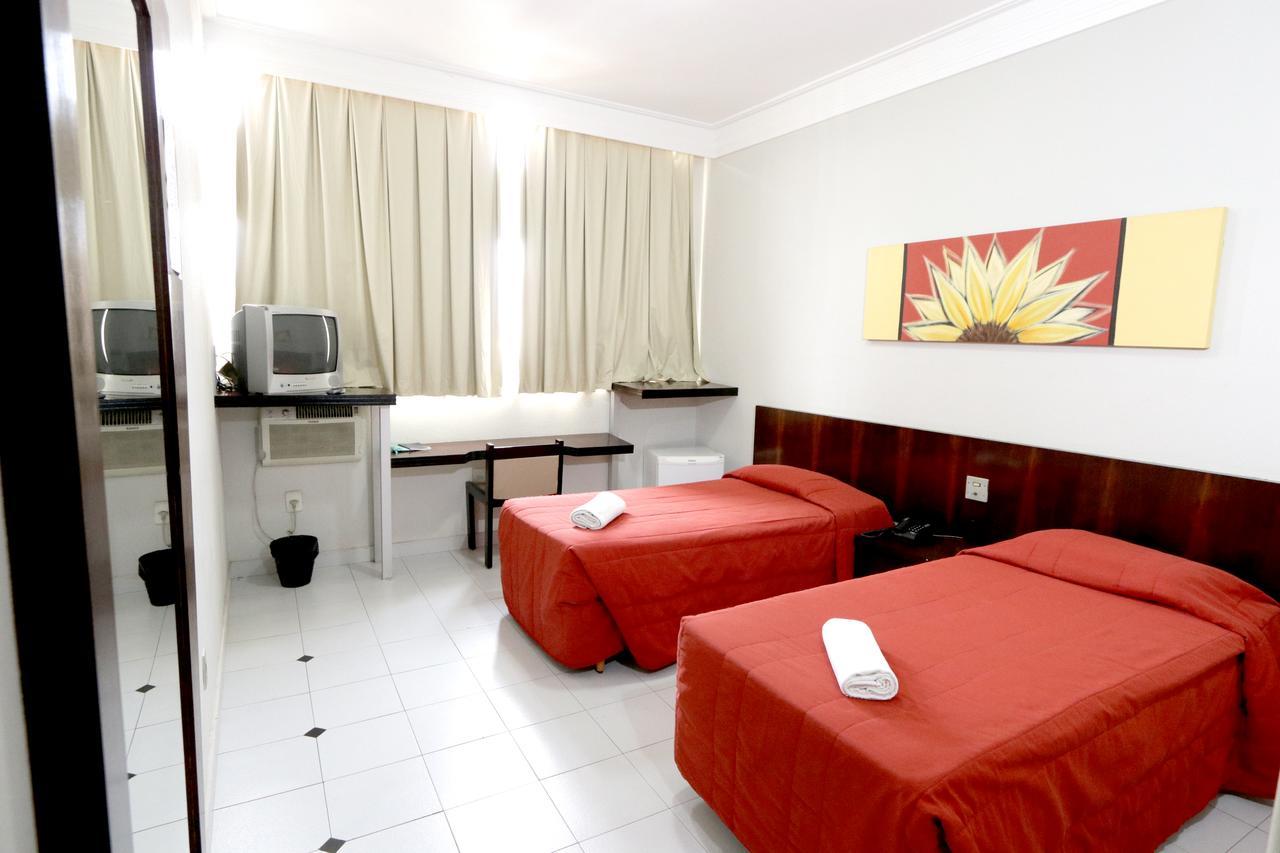 Hotel Monte Rey Montes Claros Exteriör bild