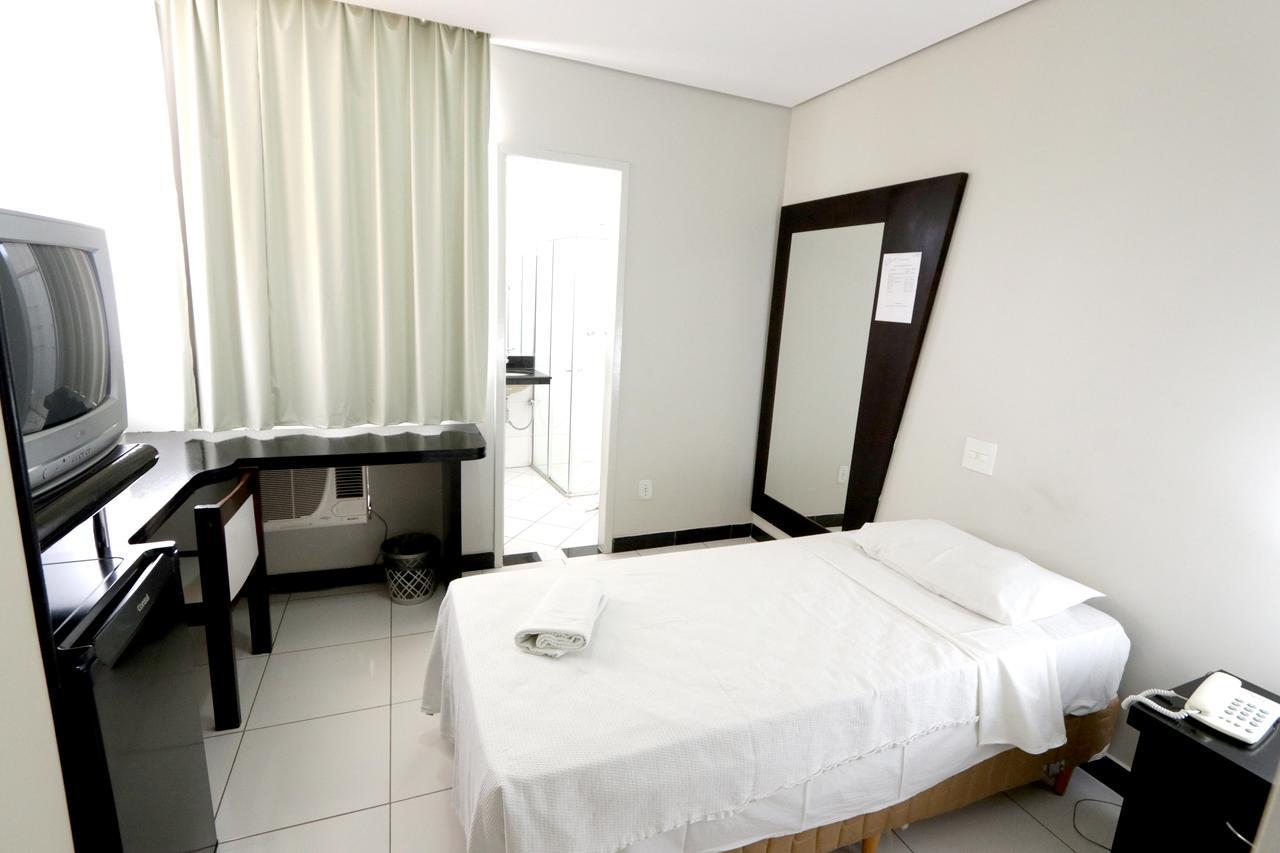 Hotel Monte Rey Montes Claros Exteriör bild