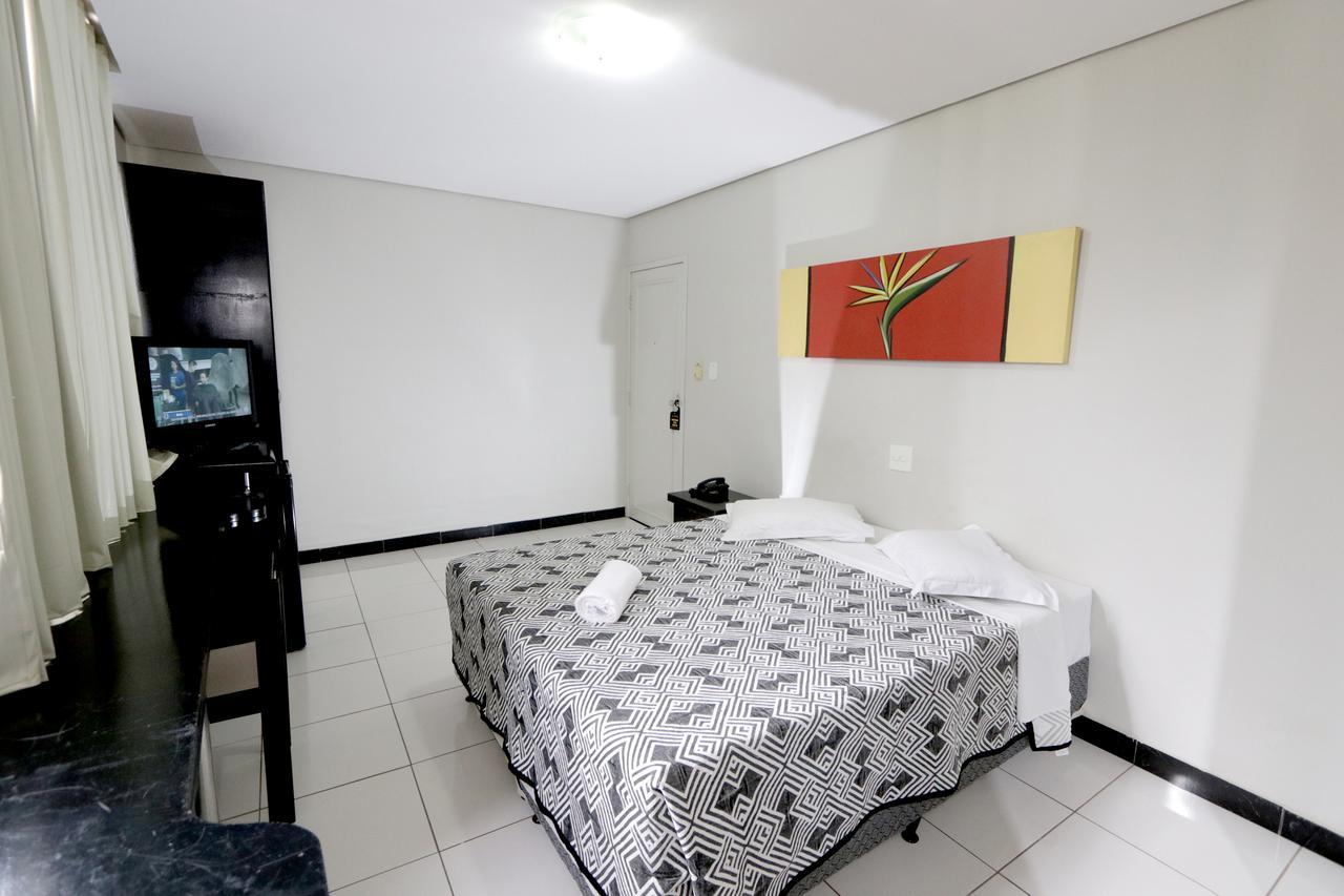 Hotel Monte Rey Montes Claros Exteriör bild